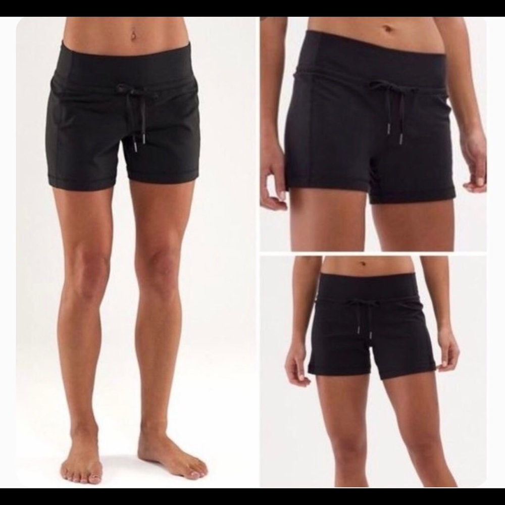 Lululemon Women"s Knock Out Short Black Microstripe Yoga- Size None